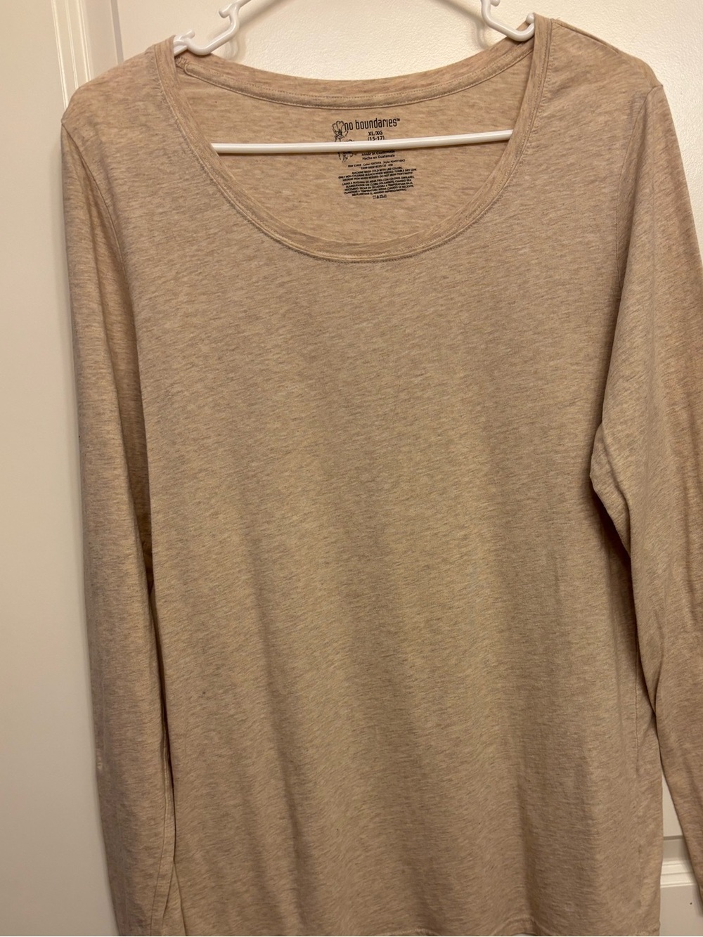 No Boundaries Long Sleeve Scoop Neck Tee in Beige Heather
